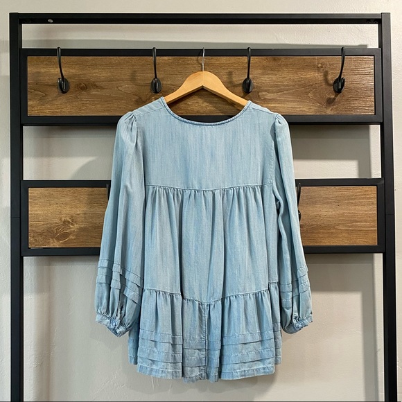 AE Tiered Chambray Blouse - Picture 2 of 3